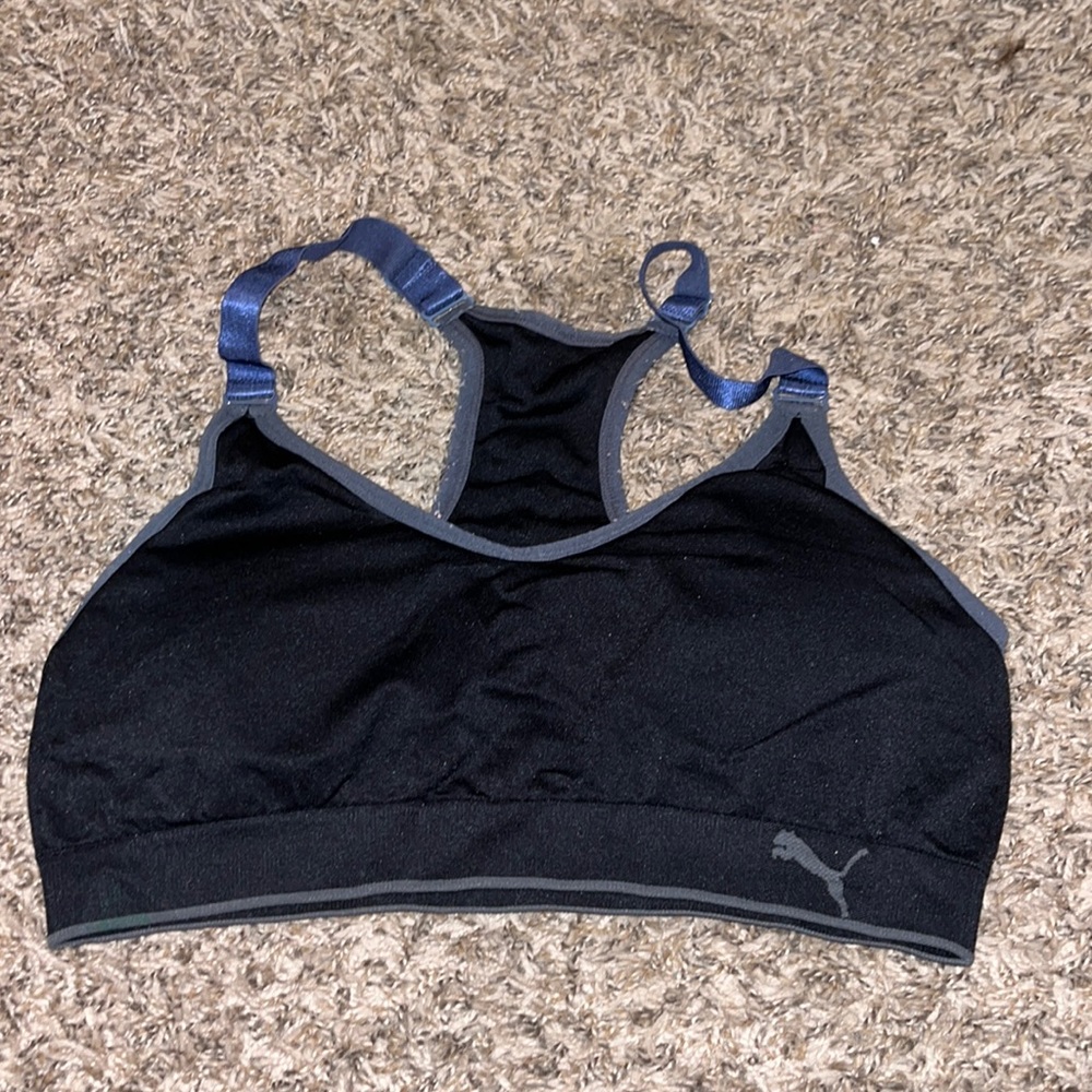 sports bra